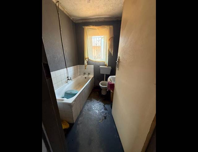 2 BEDROOM HOUSE FOR SALE IN TEMBISA CENTRAL